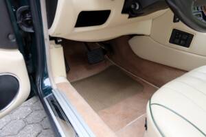 Image 42/77 de Jaguar XJ 40 (XJ-R) (1993)
