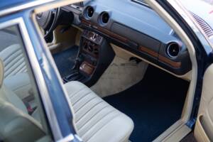 Bild 5/36 von Mercedes-Benz 280 TE (1981)