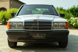 Image 11/45 of Mercedes-Benz 190 E (1987)