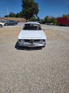 Image 2/84 of Alfa Romeo Giulia GT 1300 Junior (1968)