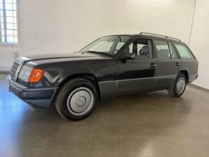 Image 3/43 of Mercedes-Benz 230 TE (1992)