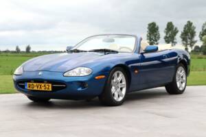 Image 5/50 de Jaguar XK8 4.0 (1997)