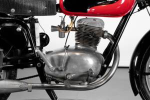 Bild 30/50 von Gilera 150 Sport (1954)