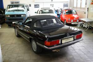 Image 7/38 de Mercedes-Benz 560 SL (1987)