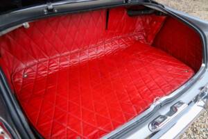 Image 31/50 of Ferrari 250 GT/E (1962)