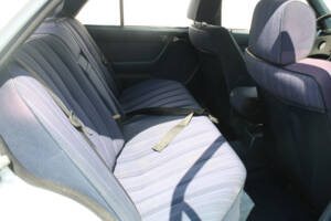 Image 4/10 of Mercedes-Benz 300 D (1985)