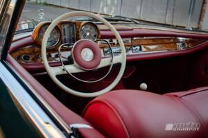 Afbeelding 6/19 van Mercedes-Benz 220 SE b (1962)