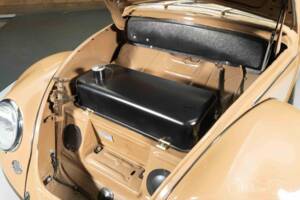Immagine 6/19 di Volkswagen Maggiolino 1200 Export "Oval" (1957)