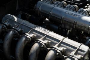 Image 22/27 of Ferrari 512 BBi (1984)