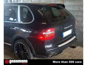 Image 2/5 of Porsche Cayenne Turbo (2008)
