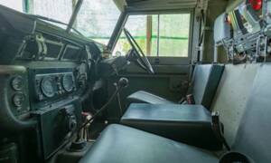 Image 2/50 de Land Rover 88 (1974)