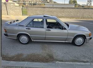 Image 8/8 of Mercedes-Benz 190 E 2.5-16 (1989)