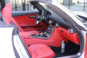 Image 66/75 of Mercedes-Benz SLS AMG Roadster (2012)