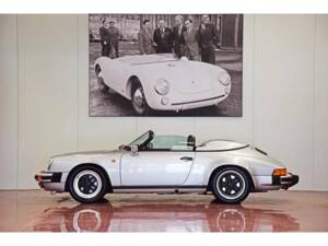 Image 32/132 of Porsche 911 Speedster 3.2 (1989)