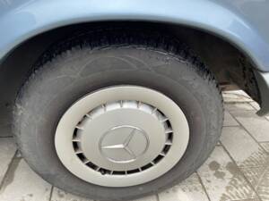 Image 29/30 of Mercedes-Benz 380 SEC (1985)