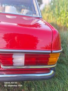 Bild 6/20 von Mercedes-Benz 200 (1982)