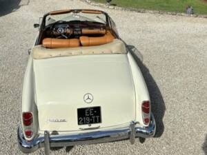 Image 5/8 of Mercedes-Benz 220 SE Cabriolet (1960)