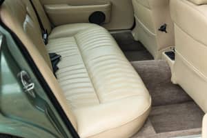 Image 46/50 of Jaguar XJ 6 4.2 (1985)