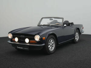 Image 4/33 of Triumph TR 6 (1969)