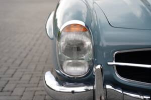 Image 28/43 of Mercedes-Benz 300 SL Roadster (1960)