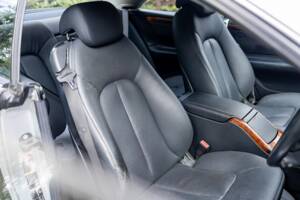 Image 17/36 of Mercedes-Benz CL 500 (2004)