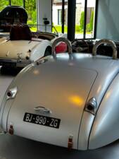 Image 17/26 of Jaguar XK 120 OTS (1952)