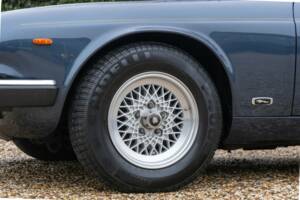 Image 12/50 of Jaguar XJ 12 (1987)