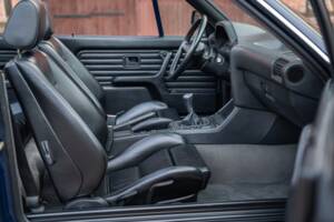 Image 38/99 of BMW 320i (1989)
