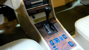 Image 14/23 of Mercedes-Benz 560 SEC (1987)