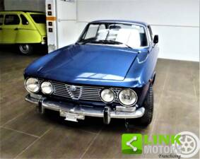 Bild 3/10 von Alfa Romeo 2000 GT Veloce (1971)