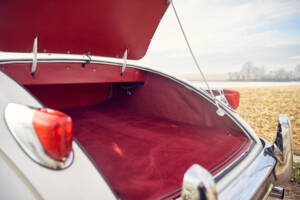 Immagine 28/42 di Jaguar XK 150 3.4 S OTS (1958)