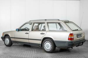 Bild 6/50 von Mercedes-Benz 230 TE (1987)