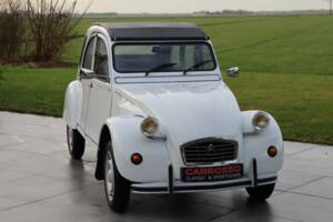 Image 14/50 of Citroën 2 CV 6 (1985)