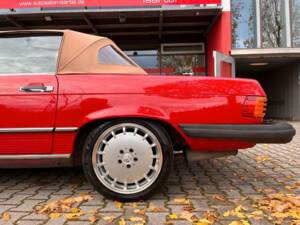 Image 7/22 de Mercedes-Benz 560 SL (1986)