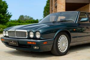 Image 19/50 of Jaguar XJ6 3.2 (1995)