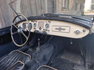 Image 13/27 of MG MGA 1500 (1958)