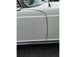 Image 25/50 of Mercedes-Benz 280 SL (1969)