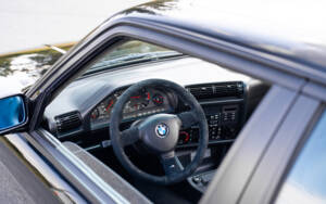 Image 33/91 of BMW M3 Sport Evo (1990)