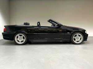Immagine 3/15 di BMW 325Ci (2003)