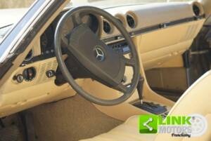Image 17/50 de Mercedes-Benz 280 SLC (1976)