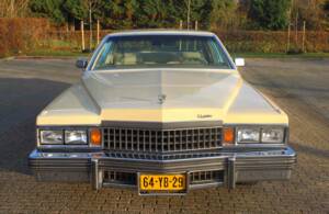Image 2/56 of Cadillac Coupe DeVille (1977)
