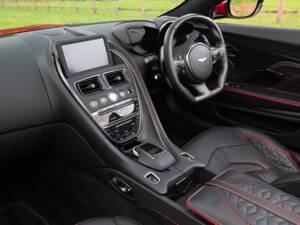 Immagine 5/84 di Aston Martin DBS 770 Ultimate Volante (2023)
