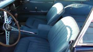 Image 15/50 of Jaguar E-Type (1967)