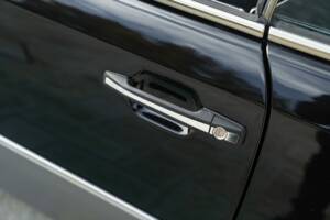 Immagine 15/48 di Mercedes-Benz 200 CE (1990)