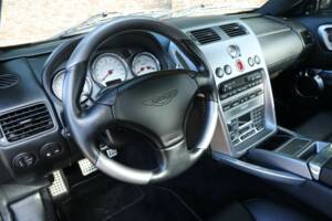 Image 43/50 of Aston Martin V12 Vanquish (2003)