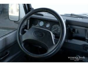 Image 8/27 of Land Rover Defender 90 (1996)