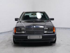 Bild 3/8 von Mercedes-Benz 230 CE (1993)