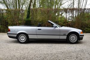 Image 15/46 of BMW 320i (1995)