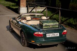 Image 18/70 of Jaguar XKR (2004)