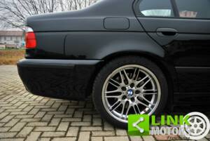 Image 8/10 of BMW M5 (2000)